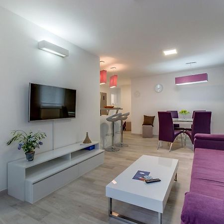 מאלי לוסיניי House Baumgarten מראה חיצוני תמונה