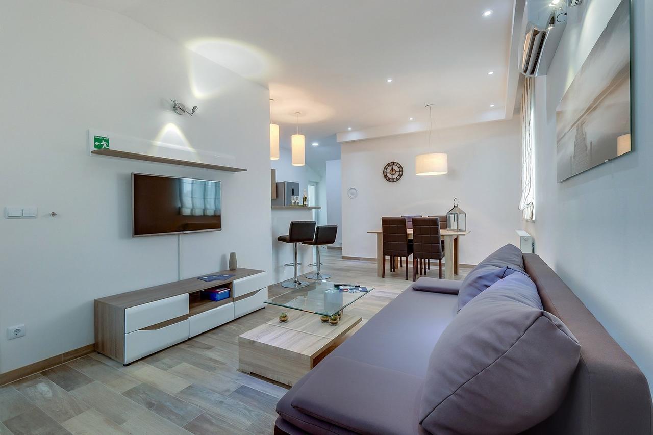 מאלי לוסיניי House Baumgarten מראה חיצוני תמונה